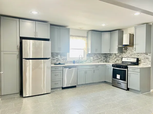 648 Liberty Avenue image 2 of 18