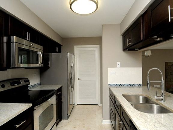 4th image of 1752 Eastwood Ct APT 9