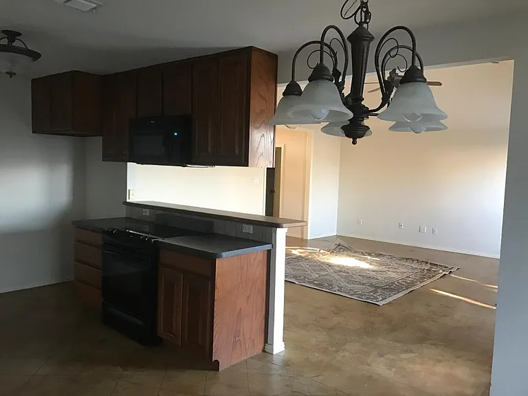 306 Aspen Ct W — Photo 10