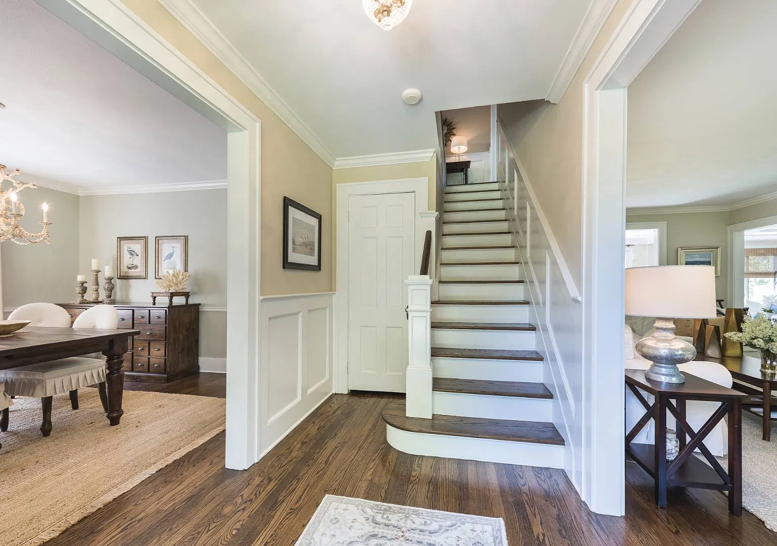 Beautifully Renovated Southampton South Of Highway Traditional — Photo 3