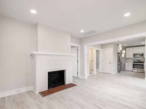 4th image of 3324 Jeter Ave