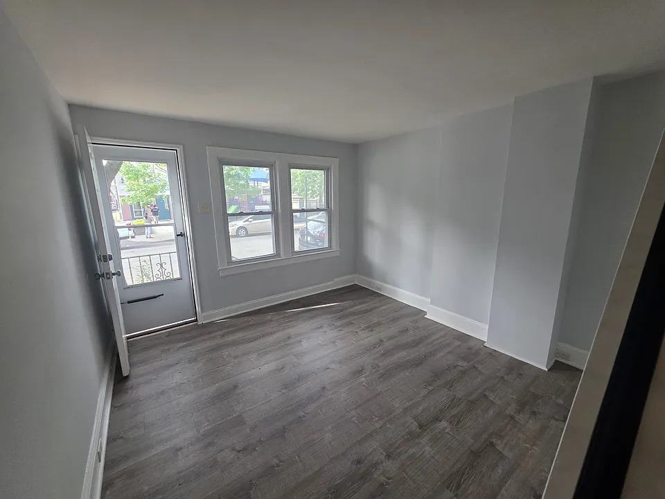714 Roebling Ave