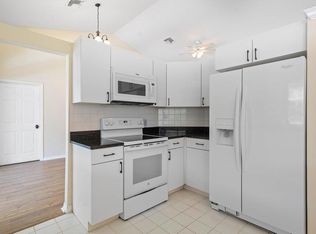 5663 SE Pot O Gold Pl, Stuart, FL 34997