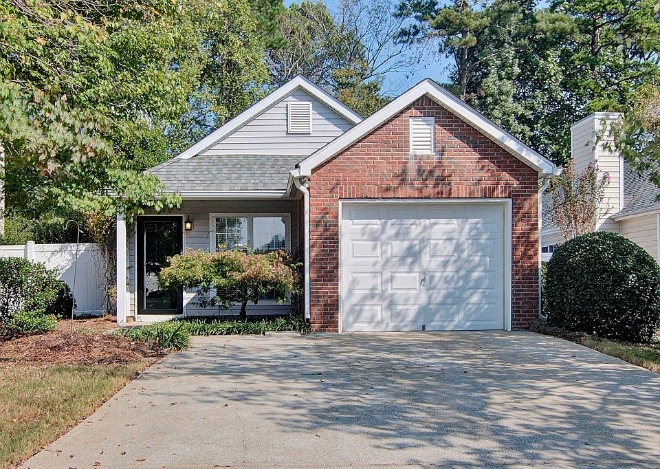 1st image of 523 Stanford Pl