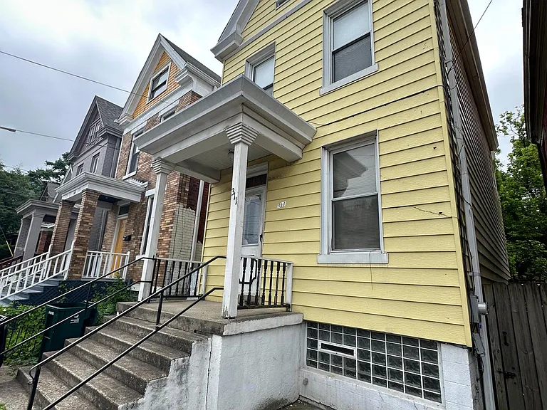 311 E University Ave — Photo 2