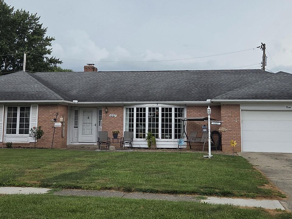 1st image of 1227 Spruce Ave