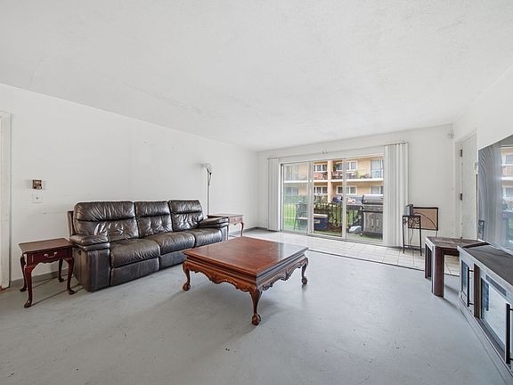 2nd image of 10340 S Pulaski Rd APT 103