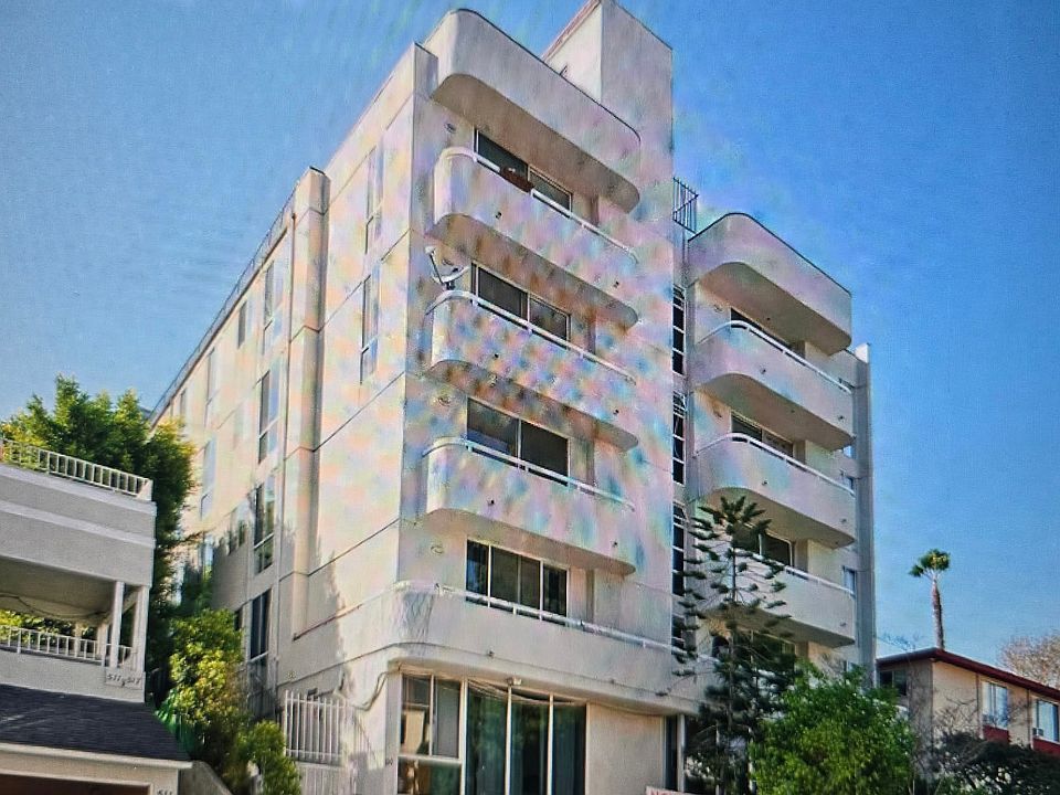 2nd image of 507 Glenrock Ave APT 100