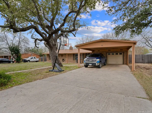 419 LOW MEADOW DR, Pleasanton, TX 78064