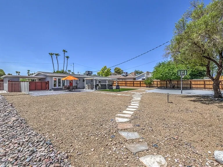 2400 Sherman Pl — Photo 30