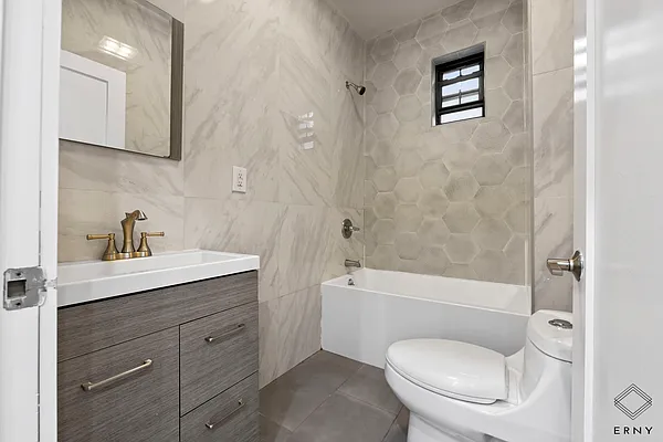 Rented by ERNY LLC | media 12