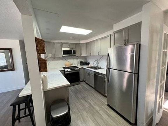 3rd image of 5001 Roscrea Ave