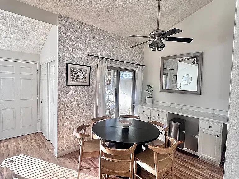 2 bed, $2,690 — Photo 4