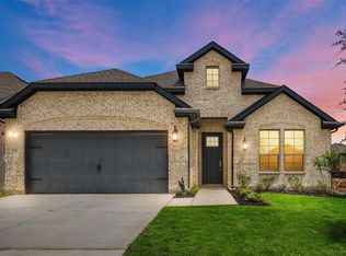 426 Hazeltine Rd, Red Oak, TX 75154