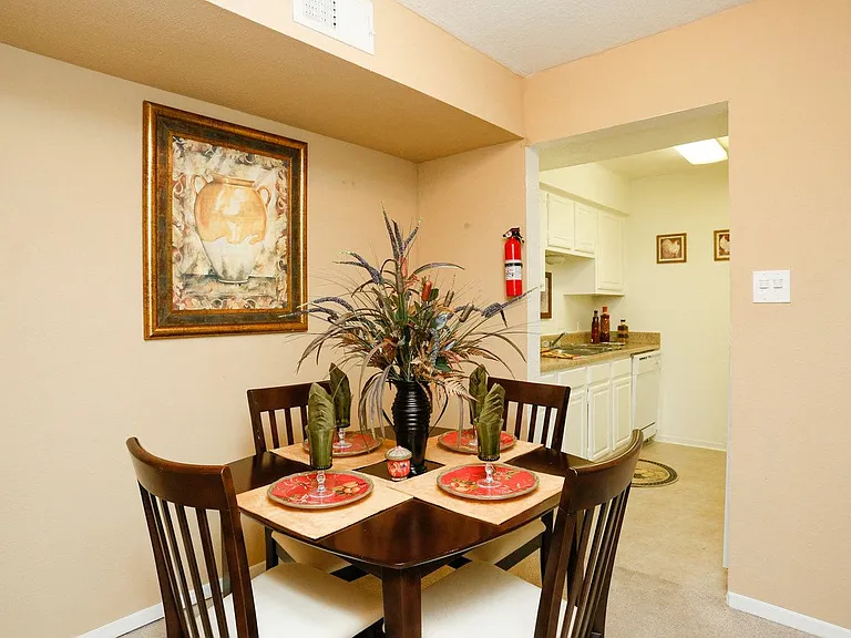 The Crest Apartments — Photo 6