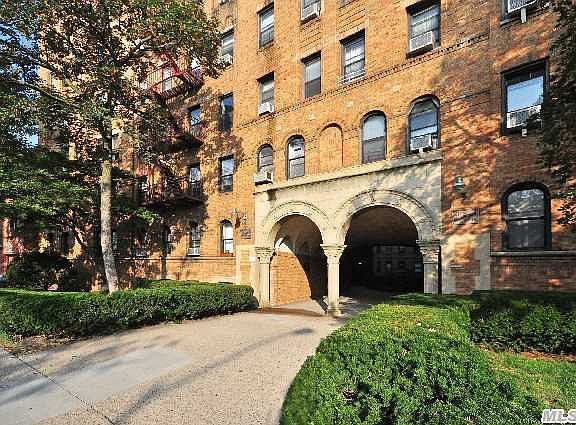 3rd image of 8344 Lefferts Blvd APT 1G