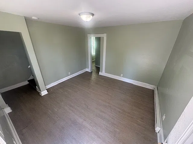 4 bed, 1450 sqft, $2,150 — Photo 2