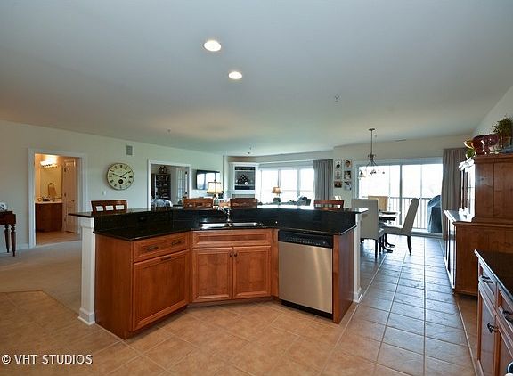 5th image of 218 N Water St Unit 403