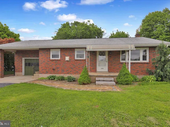 328 E Penn Ave, Robesonia, PA 19551