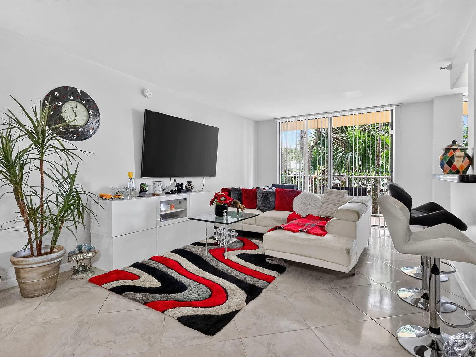 2 bed, 2.0 bath, 1305 sqft, $2,750 — Photo 1
