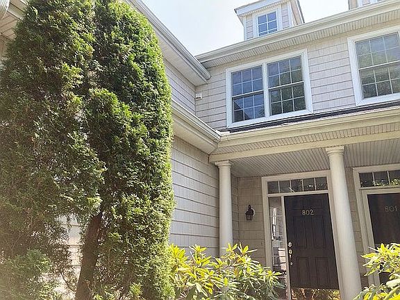 3rd image of 802 Half Moon Bay Dr