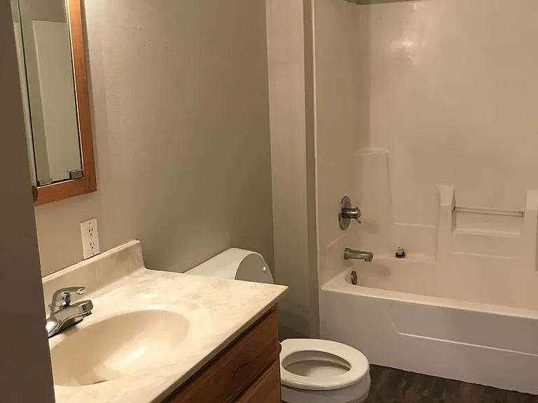 23298 Elm St — Photo 11