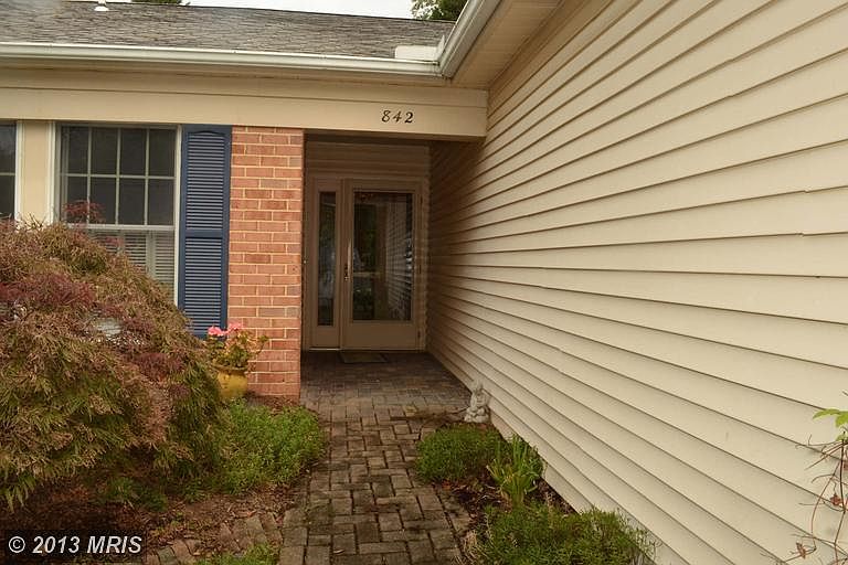 1st image of 842 Singing Hills Ct