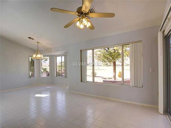 5th image of 3009 Golf Links Dr
