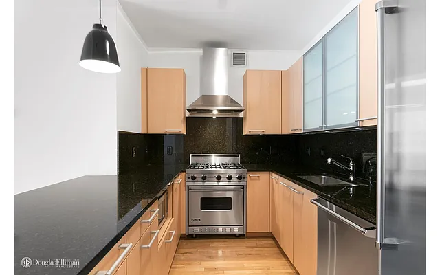 Sold by Douglas Elliman | media 14