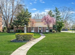 1 Prospect Ave, Garden City, NY 11530