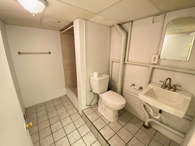 W 10th Ave 39-41 BSS — Photo 12