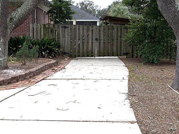 Side driveway