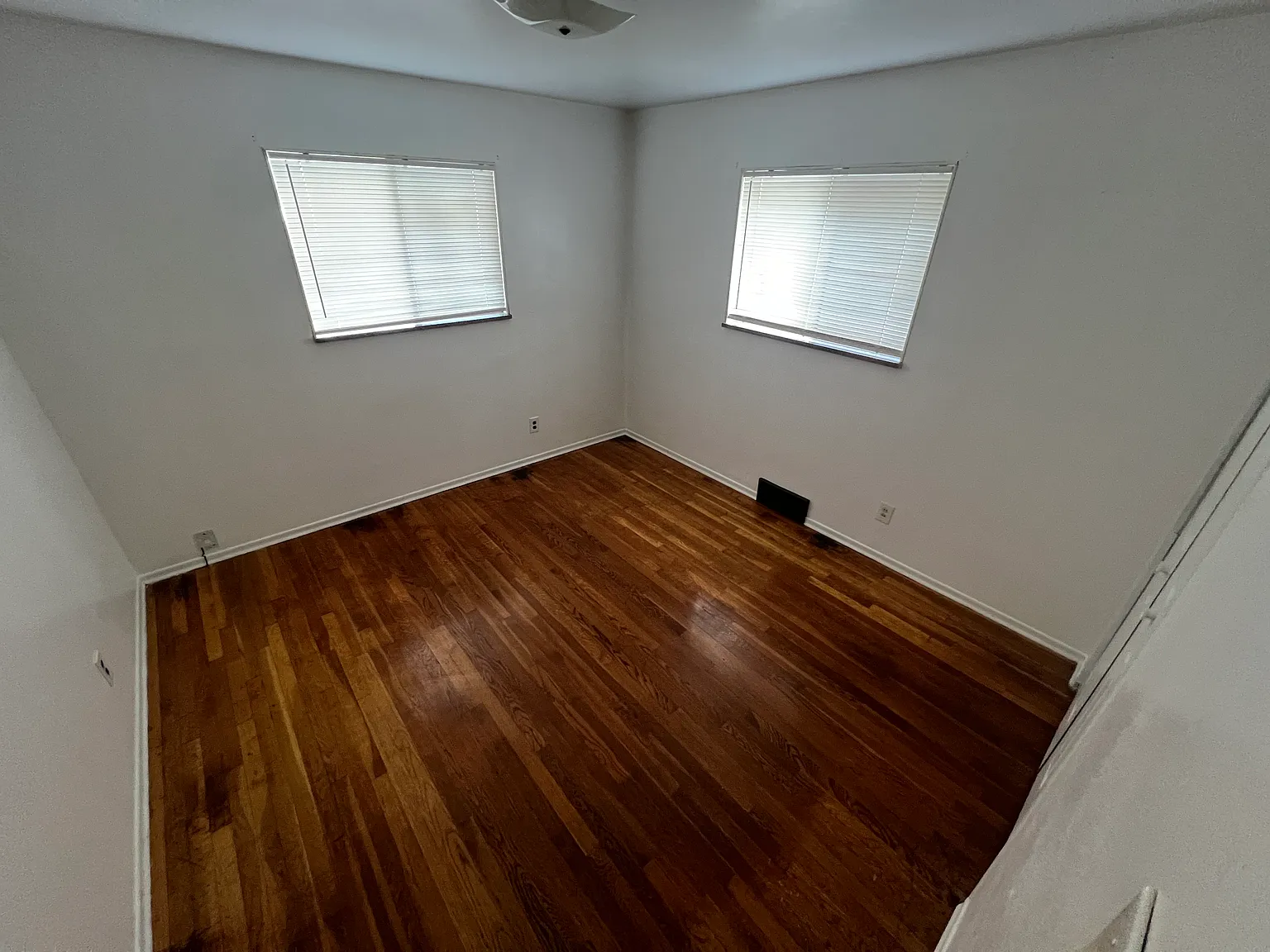 2 bed, 805 sqft, $1,500 — Photo 2