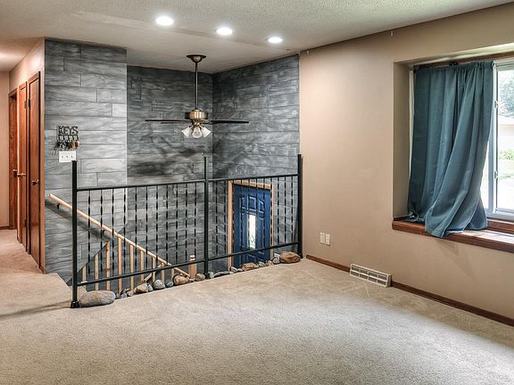 4th image of 810 Timber Ln