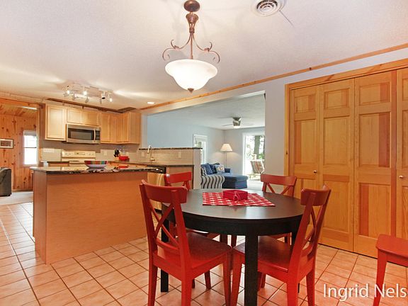 5th image of 9598 Peninsula Dr