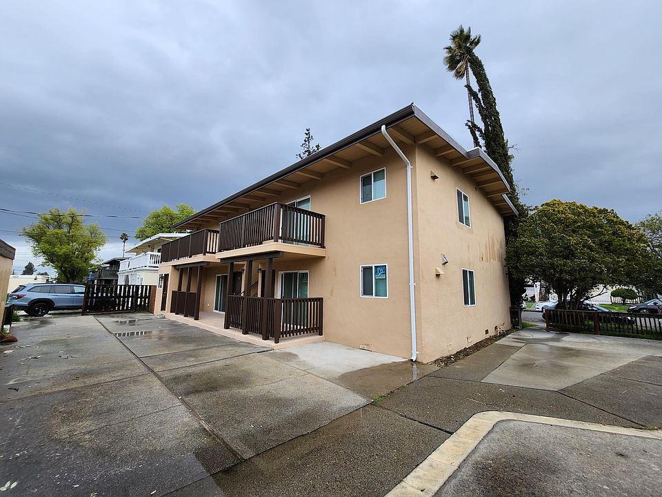 1st image of 805 Sharmon Palms Ln APT D