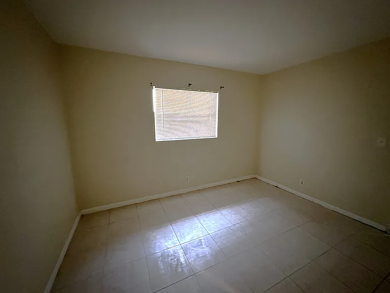 148 NW 40th St #1 — Photo 2