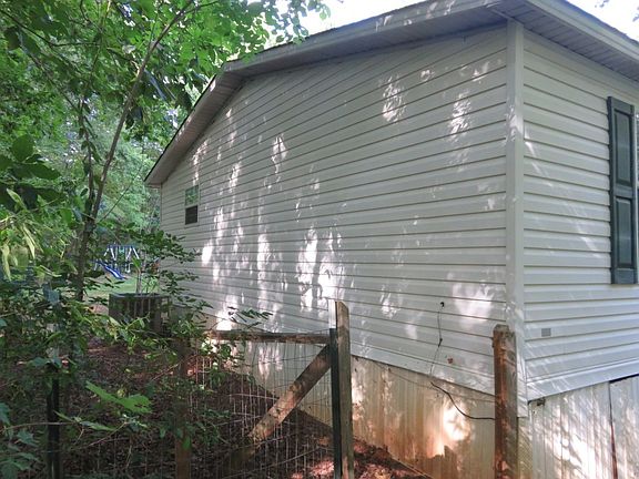 3rd image of 105 Dowling Cir