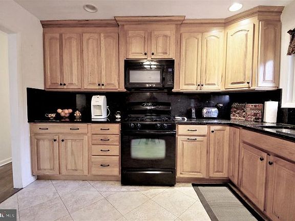 5th image of 5421 Amberwood Ln