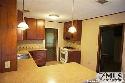 3rd image of 3007 Colony Dr