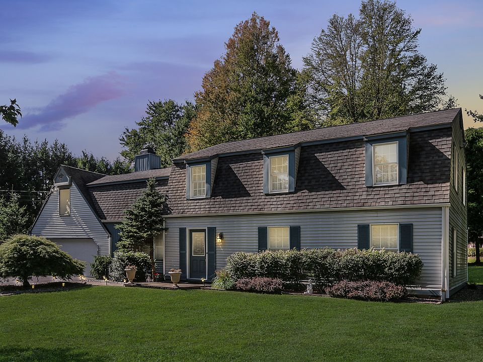 1st image of 11 Somerset Dr