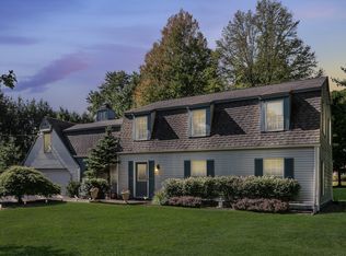 11 Somerset Dr, Somers, NY 10589