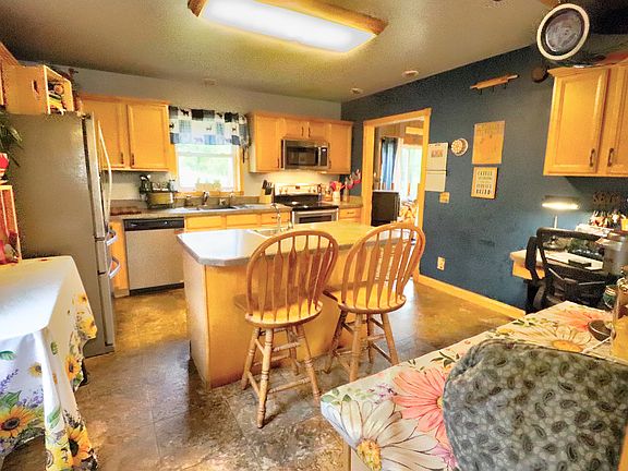 3rd image of 187 Edwards Gulch Rd