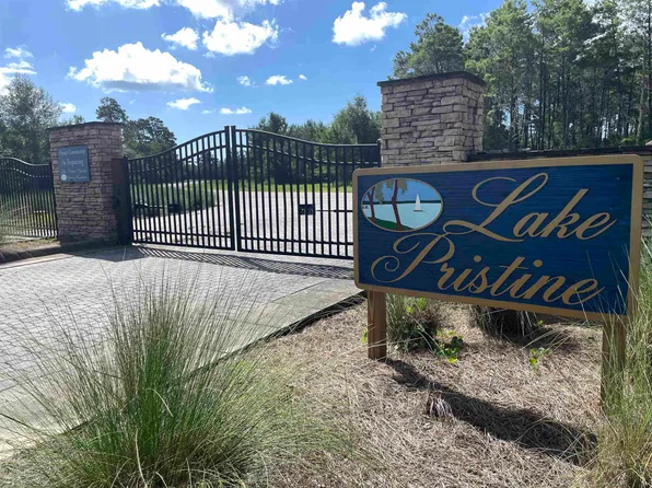 106 Lake Pristine Cir, Carrabelle, FL 32322