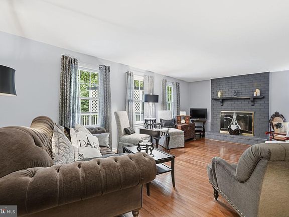 5th image of 6121 Queens Brigade Ct