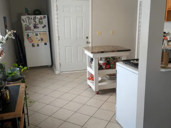 2011 Belmont St Floor 2, Hamtramck, MI 48212