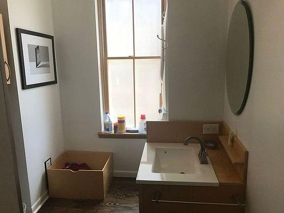 4th image of 2111 N Clifton Ave #2SR