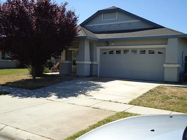 2226 Roberta Ave photo 1