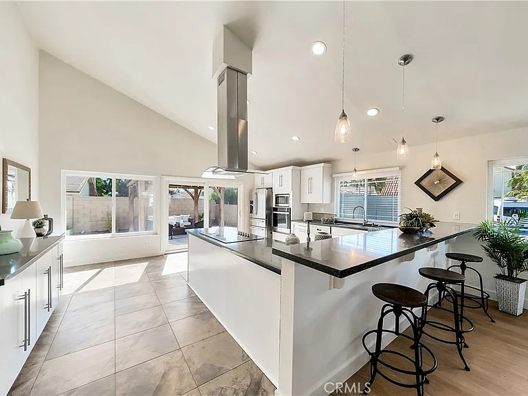 3482 Almond St — Photo 9