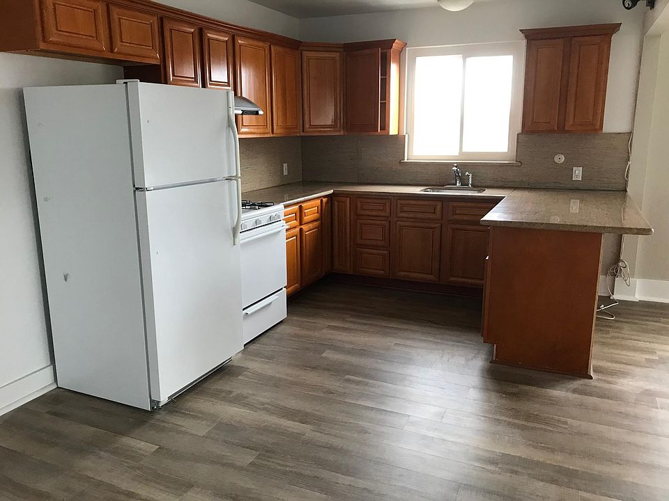 1st image of 2063 S El Camino Real APT 3